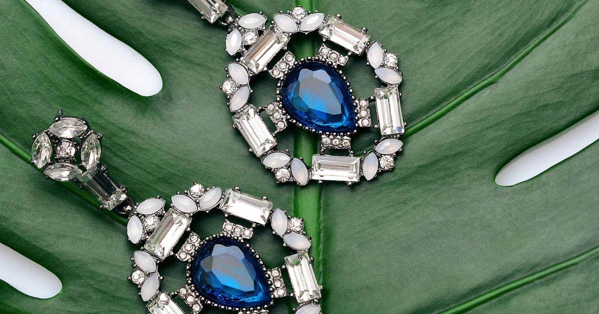 Statement earrings, zero effort